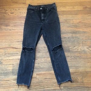 Abercrombie & Fitch Ultra High-Rise Mom Jean